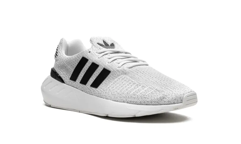 More Adidas Shoes SWIFT RUN 22 WMNS 'Crystal White'